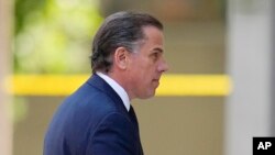 Спикерот на Претставничкиот дом Кевин Мекарти вчера посочи дека републиканското мнозинство во Претставничкиот дом би можело да отвори истрага за импичмент на претседателот Бајден во врска со наводите за неговиот син и дали претседателот имал финансиска корист