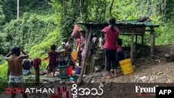 အိန္ဒိယနိုင်ငံ မဏိပူရပြည်နယ်အတွင်း ခိုလှုံနေသော မြန်မာစစ်ဘေးရှောင် ဒုက္ခသည်များ (ဓါတ်ပုံ - AFP)