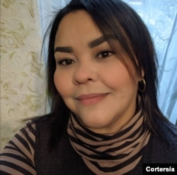La venezolana Glenda Boscán vive en Ucrania junto a su esposo e hija a solo 16 kilómetros de la frontera con Rusia. Ella y su familia buscan llegar a Polonia, a 1.300 kilómetros de distancia. Foto: Cortesía.