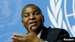 Faustin-Archange Touadera, président de la République centrafricaine, lors d'une conférence de presse aux Nations unies à Genève, en Suisse, le 27 septembre 2017. 