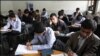 Para siswa asal Iran ketika berada di sebuah kelas. (Foto: Courtesy/MEHR)