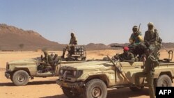 Des soldats tchadiens dans la région du Tibesti, le 28 mars 1999.