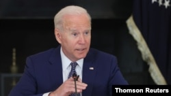Presiden AS Joe Biden saat bertemu dengan para pemimpin dari komunitas Asia Amerika, Penduduk Asli Hawaii, dan Kepulauan Pasifik di Gedung Putih di Washington, D.C. 