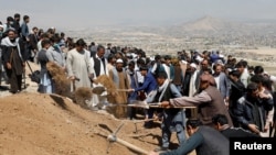 افغان چارواکي وایي چې د پېښې زیاتره ټپيان د ښوونځي زده کوونکي په ځانګړي ډول انجونې دي
