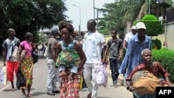 Les habitants des quartiers sud de Brazzaville fuient les affrontements entre les forces de sécurité congolaises et des assaillants inconnus, 4 Avril 2016. 
