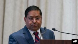 རྒྱ་གར་གྱི་ཕྱི་སྲིད་ལྷན་ཁང་གི་མགྲིན་ཚབ་པ་རན་དྷིར་ཇཱེ་ཡེ་ཝལ་