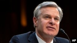 ARHIVA - Direktor FBI-a Kristofer Rej govori tokom saslušanja pred senatskim Odborom za obaveštajna pitanja, na Kapitol hilu, 11. marta 2024. (Foto: AP/Mark Schiefelbein)