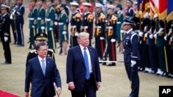 Le président Donald Trump et son homologue sud-coréen Moon Jae-in à Séoul, le 7 novembre 2017.
