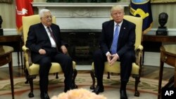 Donald Tramp Oq uyda Falastin muxtoriyati Prezidenti Mahmud Abbosni qabul qilmoqda, 3-may, 2017-yil, Vashington