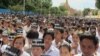 ពលរដ្ឋ​រាប់​ម៉ឺននាក់​ផ្តុំ​គ្នា​នៅ​មុខ​វាំង​នៅ​ថ្ងៃ​កាន់​ទុក្ខ​ចុងក្រោយ
