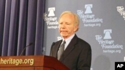 Thượng nghị sĩ Joe Lieberman nói ông sẵn sàng tổ chức một buổi điều trần nếu Quốc hội có thể rút ra được kinh nghiệm đáng giá về vụ vi phạm này