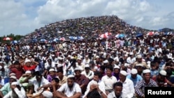 မြန်မာပြည်က ထွက်ပြေးရမှု ၂ နှစ်ပြည့် အခမ်းအနားကို သြဂုတ်လ ၂၅ ရက်နေ့က ဘင်္ဂလားဒေရှ့်ရောက် ရိုဟင်ဂျာတွေ ကျင်းပခဲ့ကြပါတယ်။ 