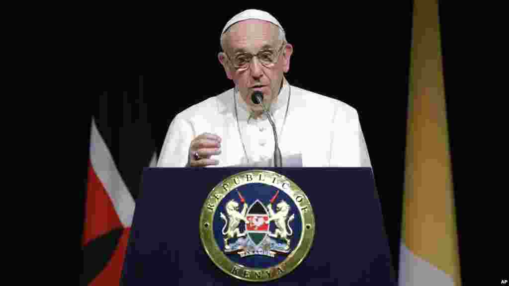 Paparoma Francis yana jawabi a gidan Gwamnati a Nairobi 