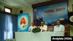 Uskup Agung Jakarta Mgr Ignatius Suharyo di Gereja Katedral Jakarta, Senin, 25 Desember 2017. (Foto:VOA/Andylala)
