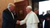 Trump et le pape: rencontre de deux hommes que tout oppose, ou presque